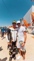L'envol de Jean-Yves Challies sur sa KTM 890 Duke