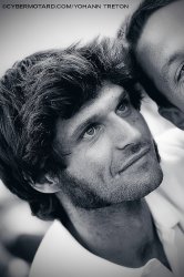 Guy Martin, la star du team R2CL ! Lors de la visite des stands, de nombreux fans se sont pressés devant le stand R2CL pour apercevoir la star des courses sur route.