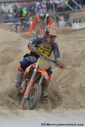 Stéphane Watel sur un pied à l'Enduropale 2018, mais avec un gros mental