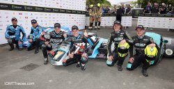 Le trio des vainqueurs side car 1 tous sur Honda LCR