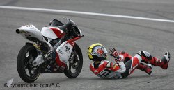 Kenta Fuji précède sa….Moto3