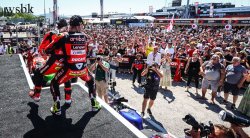 Baustista prend le large au classement