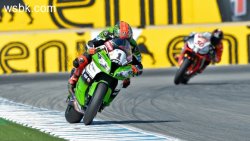 A Laguna Seca Tom Sykes a dû faire face aux multiples attaques des Aprilia !