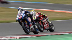 Alvaro Bautista s'impose le dimanche à la suite d'une course d'anthologie 