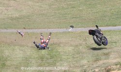 Chute spectaculaire de Hugo Clere au 13e tour !