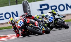 Lutte à couteaux tirés pour la troisième place du podium supersport