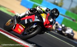 Lucas Mahias présent à Magny Cours pour se « refaire la main ».