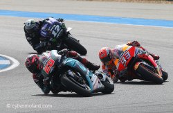 Le tiercé de tête du motoGP de Burinam a été inchangé durant les 26 tours, sauf...
