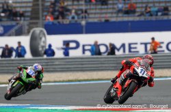 Bulega impérial en première manche supersport à Assen