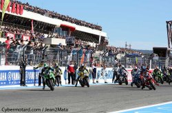 Holeshot pour la Honda 111 au départ du Bol d'Or