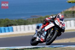 Michel Fabrizio frappe un grand coup en Australie avec son Aprilia privée