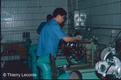 Test des moteurs sur la ligne d'assemblage