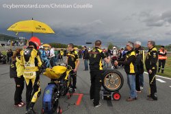 La pluie menace lors du départ de la seconde manche supersport