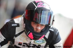 A l' attaque du chrono ! Cédric Tangre, sur la Kawasaki N°18 des pompiers est prêt à en découdre sur la piste.