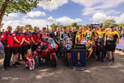 8e victoire d'affilée en supersport pour Michael Dunlop