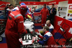 Premiers pépins mécaniques pour la Honda après 6h de course