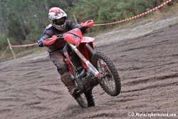 Un problème d'essence coûte au moins le podium à Richard Fura sur la Gurp TT