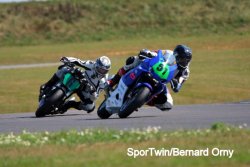 Copains de paddock mais sur la piste... 