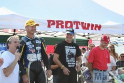 Le podium sous la tente protwin