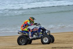 Louis Pinchon dans la lumière à Hossegor