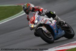 Le Penz 13 en embuscade derrière la Kawasaki N°24 !