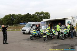 Faites vous des amis…dans la police !