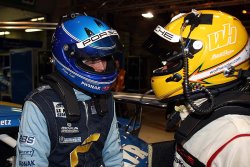 Communication avec les pilotes en piste
