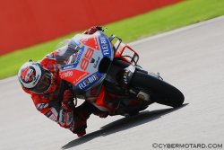 Jorge Lorenzo vise la 2e place au championnat.