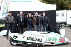 Grands adeptes de feu le Festival Side-cars de Mallory, ces nantais découvraient pour la première fois Brands Hatch et le BSB. Subjugués, ils ne rêvent que de revenir ! ici où sur un autre circuit british.
