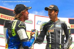 Dimanche, course 2, les leaders se félicitent sur le podium