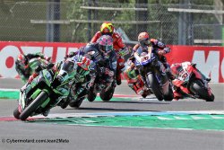 Rea donne le ton en première manche superbike