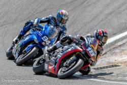 Un duo de yamaha aux trousses de la BMW de tête