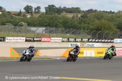 Duel au sommet entre BMW et une Yamaha privée !