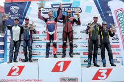 Podium scratch dimanche course 2
