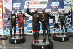 Podium F1 1000, première course.