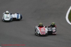 Steve Kershaw dans les roues de Tim Reeves , seconde course