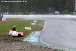 Pekka Päivärinta essaie le grass-track