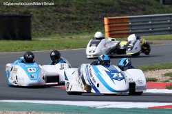 Week-end en demi-teinte pour Ted et Vincent Peugeot