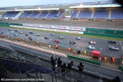 Une deuxième course sprint retardée par la pluie et l'obscurité