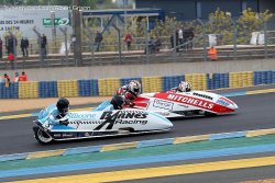 John Holden et Mark Wilkes (3) surprennent