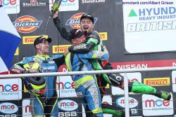 Pas de champagne pour Reeves/Cluze