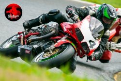 Une Guzzi bien affutée.