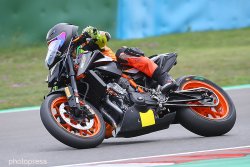 Holeshot de Mehdi Benmalek sur sa KTM 890 Duke