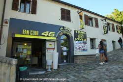 Le local du fan club "officiel" ne paye pas de mine