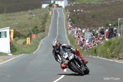 Peter Hickman porte haut les couleurs de Triumph