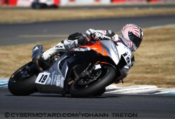 Anthony Loiseau découvre sa Kawasaki ZX-10R.