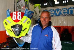 Jean Balthazard est un homme heureux, son équipe est 2e en superstock.