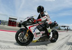 Maxime apprécie sa Ducati 1098R.