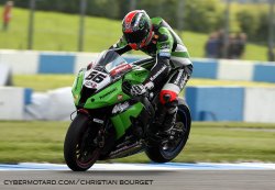 Tom Sykes pousse sa ZX-10R à la limite !