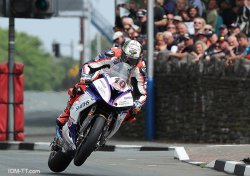 Peter Hickman remporte la prestigieuse "Senior" TT